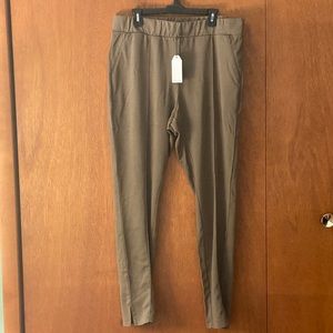 NWT Universal Standard Pintuck Ponte pants